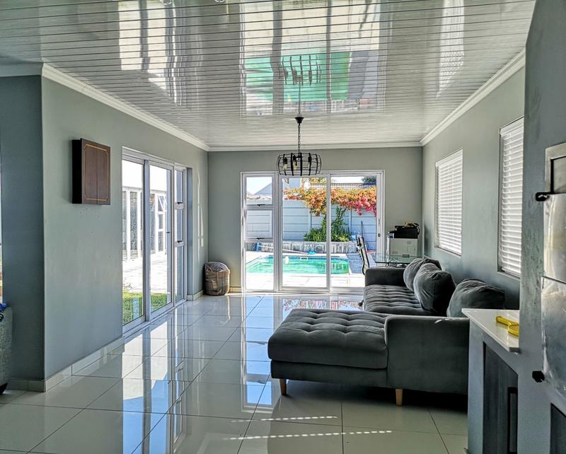 To Let 4 Bedroom Property for Rent in Edgemead Western Cape